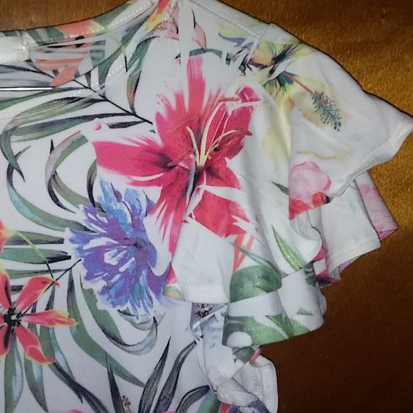 Top - Picture 2 of 4